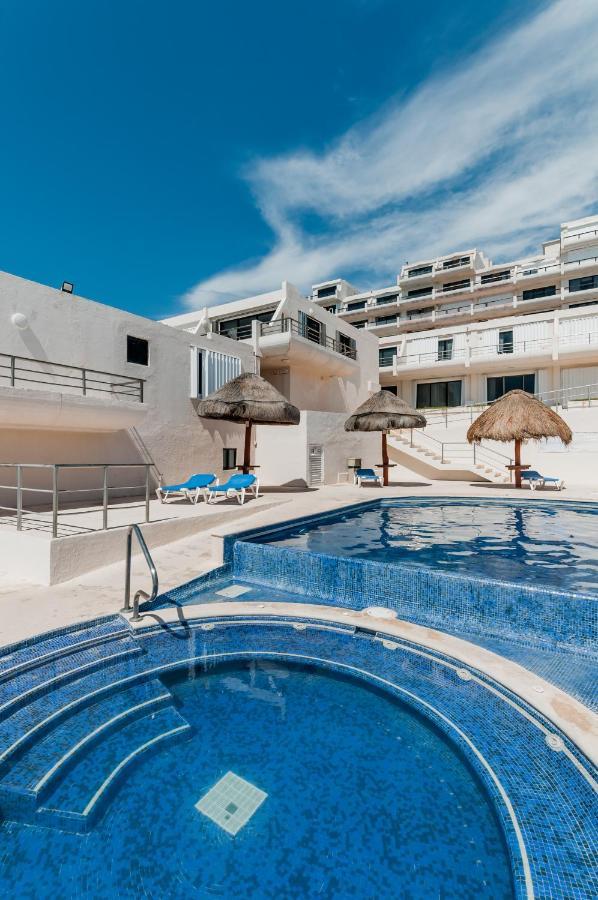 Hotelzone L17 Beach Access كانكون المظهر الخارجي الصورة